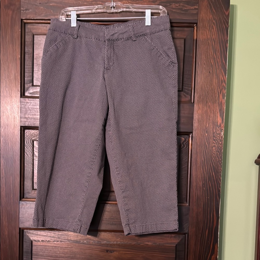 Lee Black and White Patterned Capris